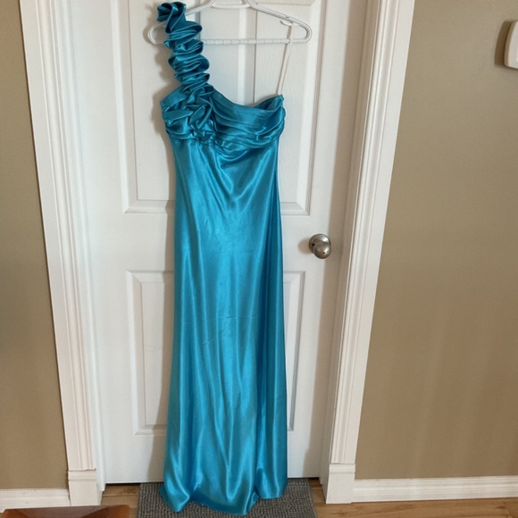 Beautiful Fiesta Gown, Blue, Medium - Picture 9 of 15